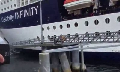 Круизный лайнер Celebrity Infinity с туристами протаранил причал