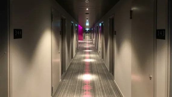 В правительстве поддержали идею о введении статей КоАП специально для отельеров