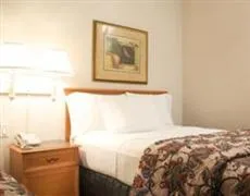 La Quinta Inn & Suites Raleigh Durham Intl AP