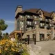 Glacier Mountaineer Lodge