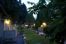 Cottages on River Road