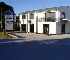 Novena Palms Motel