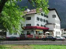 Hotel Neue Post und Appartements Villa Rosa Holzgau