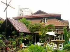 Baan Somboon Guesthouse