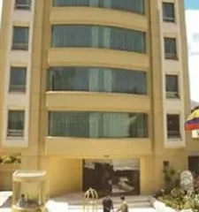 La Colina Suites