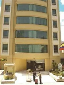 La Colina Suites