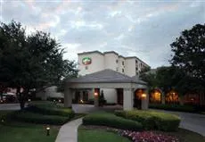 Courtyard by Marriott Dallas Market Center