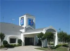 Motel 6 Plano/Preston Point