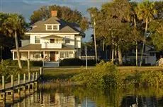 Night Swan Intracoastal Bed and Breakfast