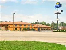 Days Inn & Suites Marshall