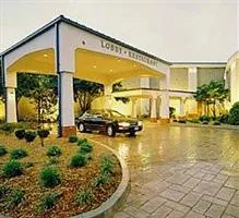 Howard Johnson Inn & Suites Springfield