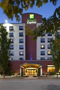 Holiday Inn Express Vancouver Airport