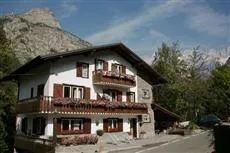 Petit Meuble Hotel Courmayeur