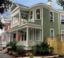 Savannah Dream Vacations - 508 East Waldburg Street