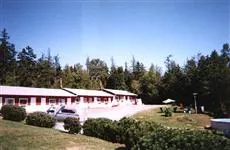 45th Parallel Motel and Restaurant