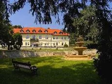 Grof Degenfeld Castle Hotel