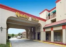 Quality Suites Bluebonnet Center