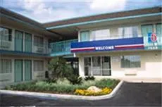 Motel 6 Columbia West