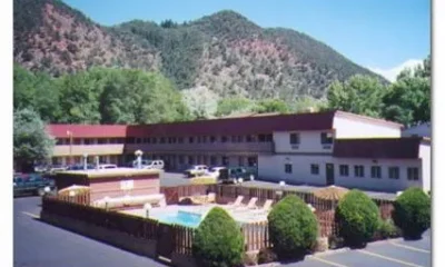 Cedar Lodge Motel Glenwood Springs