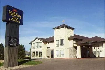 Holiday Inn Express McCook (US 6/34 and Highway 83)