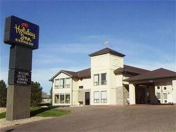 Holiday Inn Express McCook (US 6/34 and Highway 83)