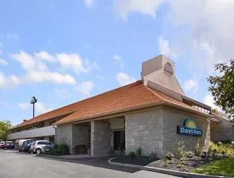 Days Inn Cleveland Airport South