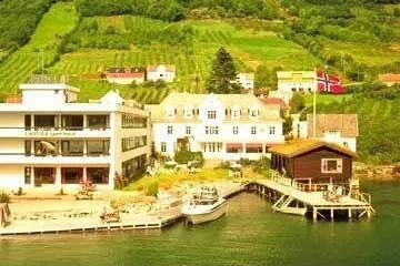 Leikanger Fjord Hotel