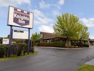 Knights Inn Syracuse / Liverpool