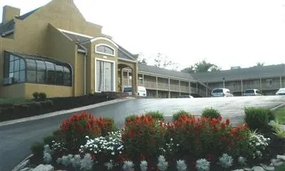 Antioch Quarters Inn & Suites