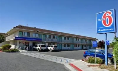 Motel 6 Bakersfield Airport