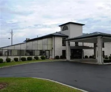 GuestHouse International Inn & Suites Grayson