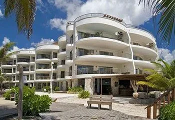 Encanto Los Vientos Suite Resort Playa del Carmen