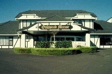 Oakwood Manor Motor Lodge