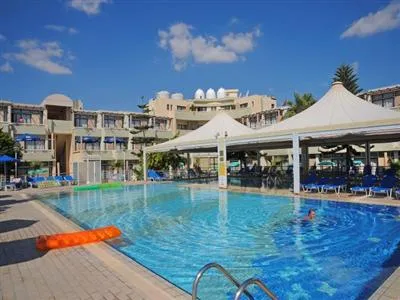 Limanaki Beach Hotel