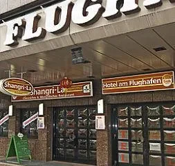 Am Flughafen Hotel