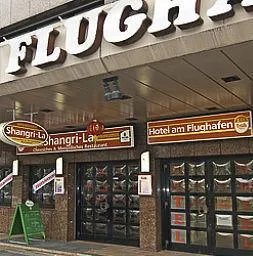 Am Flughafen Hotel