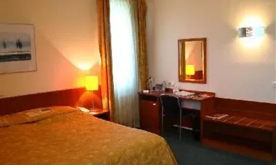 Ramada Airport Hotel Prague