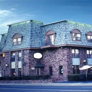 Hardman House Inn & Suites