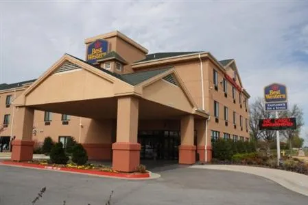 BEST WESTERN Castlerock Inn & Suites