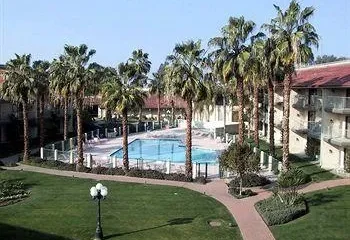 DoubleTree by Hilton Bakersfield