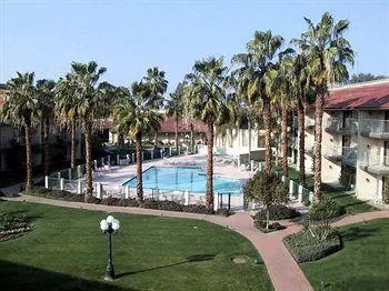 DoubleTree by Hilton Bakersfield