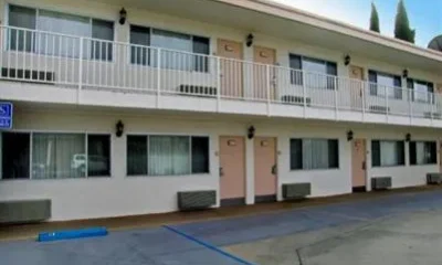 Americas Best Value Inn Hotel Visalia