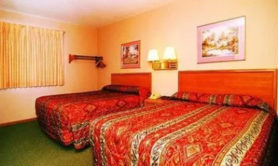 Econo Lodge Inn & Suites Bettendorf