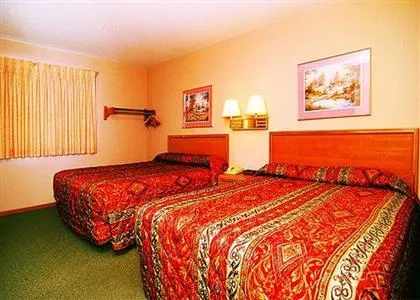 Econo Lodge Inn & Suites Bettendorf