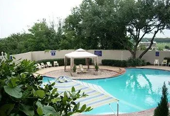 Hotel Trinity InnSuites Fort Worth / DFW