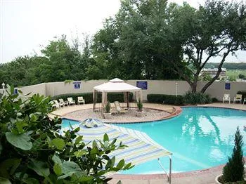 Hotel Trinity InnSuites Fort Worth / DFW