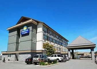 Days Inn & Suites- Langley