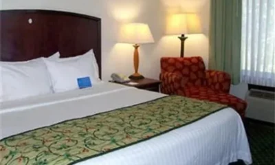 Fairfield Inn & Suites Macon