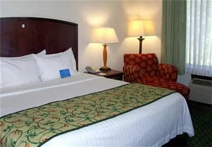 Fairfield Inn & Suites Macon