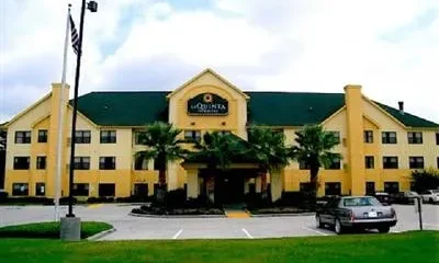 La Quinta Inn and Suites Willowbrook